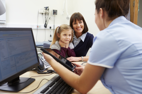 Nurse consultation with parents